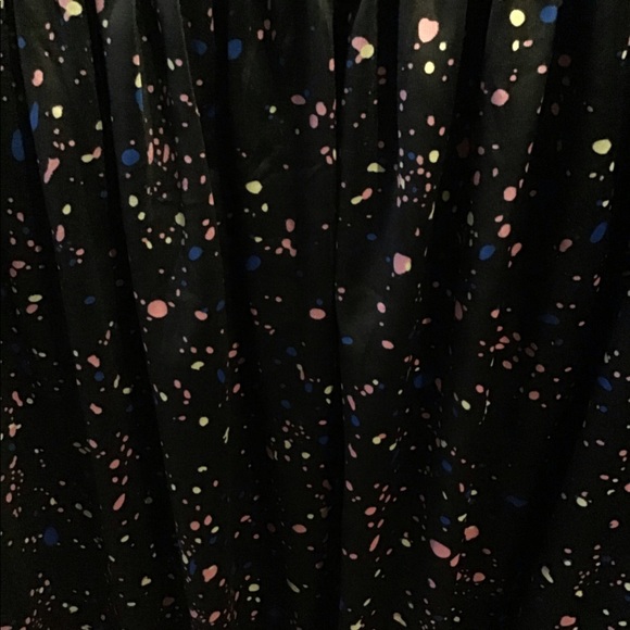 Black tank w pink blue yellow splatter 5X - Picture 3 of 5